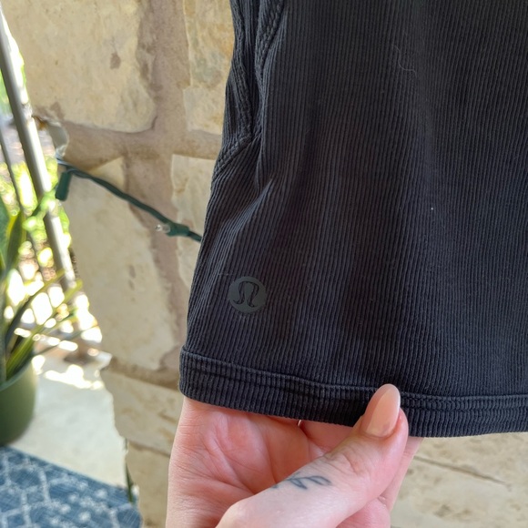 Lululemon Crop Tank Top - Picture 3 of 5